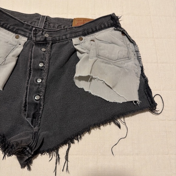 Vintage Levi’s shorts - Picture 5 of 7